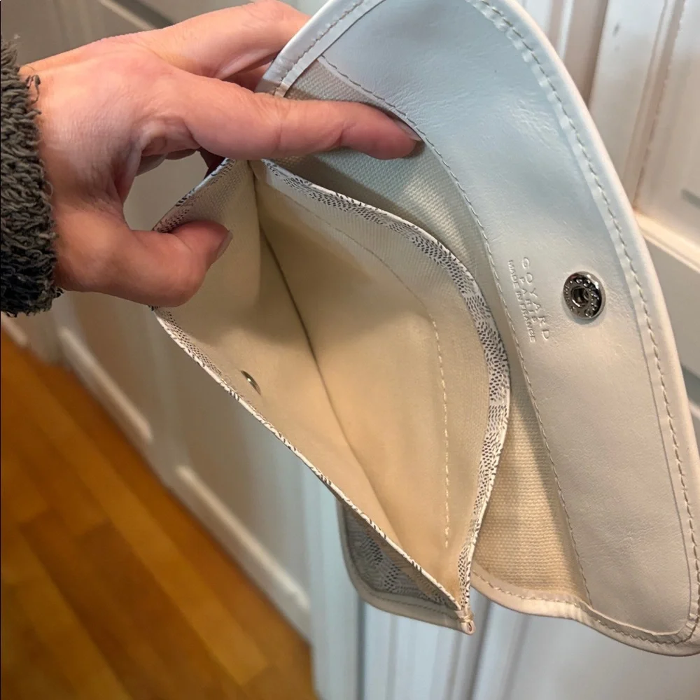 🖤 Cream/White Monogram Print Snap Wallet Pouch 🖤 - Picture 5 of 7